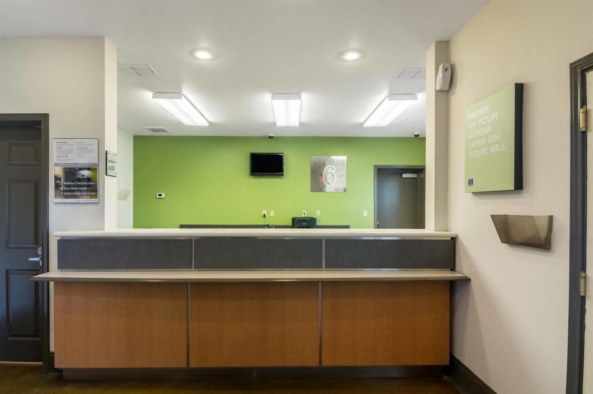 Studio 6-Lubbock, Tx - Medical Center Exterior photo